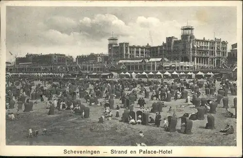 Scheveningen Strand en Palace Hotel x