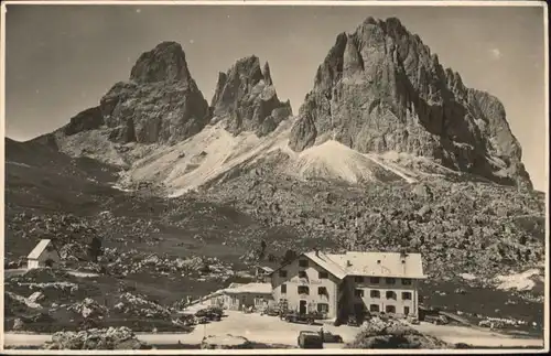 Passo Sella Rifugio Gruppo Sassolungo Dolomiti *