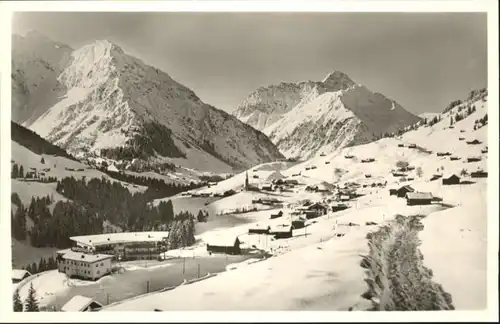 wu81623 Hirschegg Kleinwalsertal Vorarlberg Hirschegg Kleinwalsertal Elferkopf Zwoelferkopf Widderstein Baerenkopf * Kategorie. Mittelberg Alte Ansichtskarten