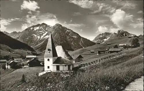 wu81709 Hirschegg Kleinwalsertal Vorarlberg Hirschegg Kleinwalsertal Kreuzkirche Elferkopf Zwoelferkopf Widderstein Baerenkopf * Kategorie. Mittelberg Alte Ansichtskarten