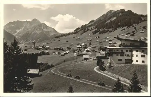 wu82099 Hirschegg Kleinwalsertal Vorarlberg Hirschegg Kleinwalsertal Widderstein Baerenkopf Heuberg Soeller * Kategorie. Mittelberg Alte Ansichtskarten