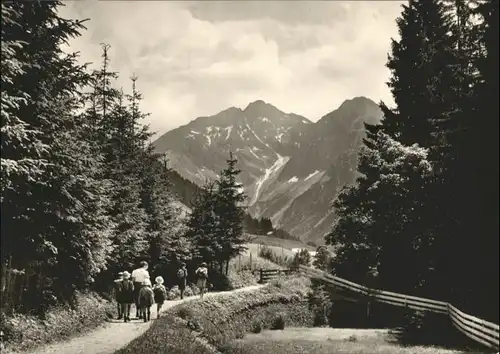 wu82221 Hirschegg Kleinwalsertal Vorarlberg Hirschegg Kleinwalsertal Kinderkurheim Haegele * Kategorie. Mittelberg Alte Ansichtskarten