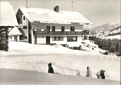 wu82222 Hirschegg Kleinwalsertal Vorarlberg Hirschegg Kleinwalsertal  Gaestehaus Breuer * Kategorie. Mittelberg Alte Ansichtskarten