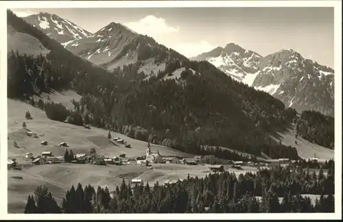 Riezlern Kleinwalsertal Riezlern Kleinwalsertal Hammerspitze Kuhgehrenspitze Elferkopf Zwoelferkopf *