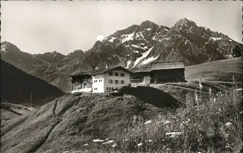 wu83028 Hirschegg Kleinwalsertal Vorarlberg Hirschegg Kleinwalsertal Ferienheim Schloessle * Kategorie. Mittelberg Alte Ansichtskarten