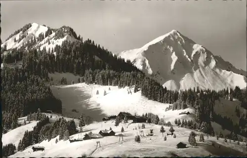 wu83064 Hirschegg Kleinwalsertal Vorarlberg Hirschegg Kleinwalsertal Kindersanatorium Dr. Bergengruen Heuberg Walmendinger Horn * Kategorie. Mittelberg Alte Ansichtskarten