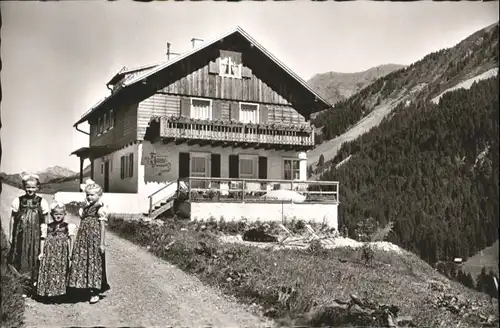 wu84136 Hirschegg Kleinwalsertal Vorarlberg Hirschegg Kleinwalsertal Haus in der Sonne * Kategorie. Mittelberg Alte Ansichtskarten