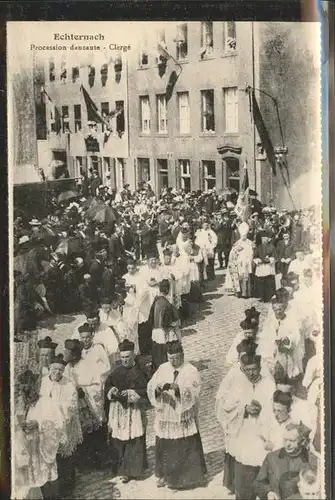 Echternach Procession dansante Clerge
