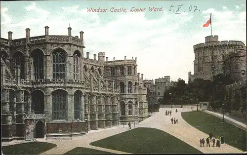 wz05651 Windsor Castle Castle
Lower Ward Kategorie. United Kingdom Alte Ansichtskarten