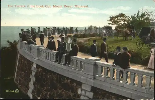 wz17879 Montreal Quebec Terrace at the Look Out
Mount Royal Kategorie. Montreal Alte Ansichtskarten