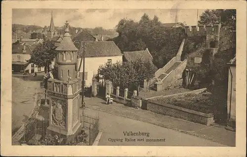 Valkenburg aan de Geul Opgang Ruine met Monument / Valkenburg /Maastricht