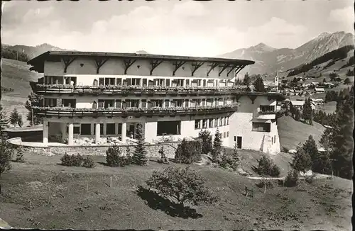 wz28603 Hirschegg Kleinwalsertal Vorarlberg Ifenhotel Hirschegg Kategorie. Mittelberg Alte Ansichtskarten