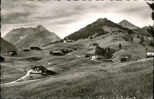 wz28880 Hirschegg Kleinwalsertal Vorarlberg Panorama Widderstein Baerenkopf Heuberg Kategorie. Mittelberg Alte Ansichtskarten