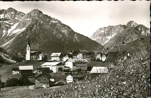 wz28902 Hirschegg Kleinwalsertal Vorarlberg Panorama Kategorie. Mittelberg Alte Ansichtskarten