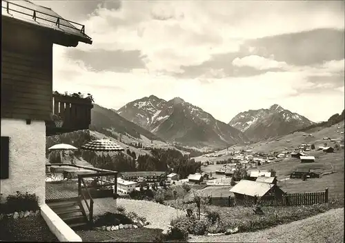 wz29473 Hirschegg Kleinwalsertal Vorarlberg Haus ind der Sonne Terasse Bergpanorama Kategorie. Mittelberg Alte Ansichtskarten