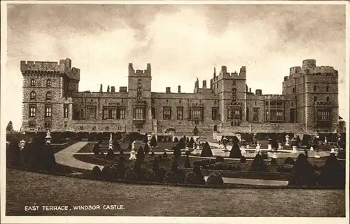 wz41858 Windsor Castle Castle East Terrace Kategorie. United Kingdom Alte Ansichtskarten