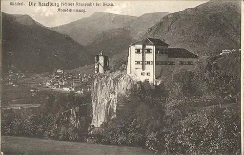 Suedtirol Haselburg Schloss Khuepach Bozen Abendstimmung