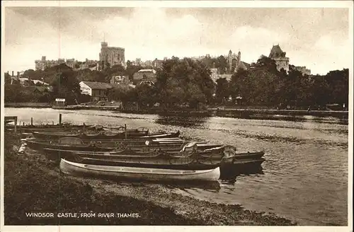 wz42043 Windsor Castle Castle River Thames Boote Kategorie. United Kingdom Alte Ansichtskarten