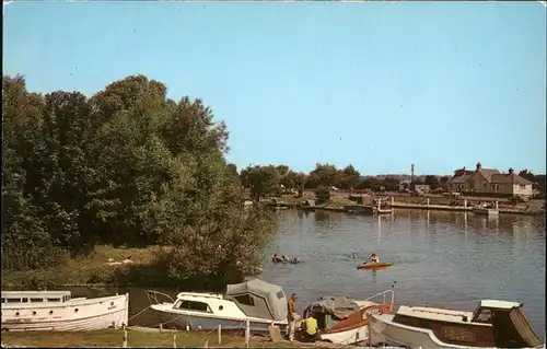 Chertsey Meads Thames Motorboote Kat. Runnymede