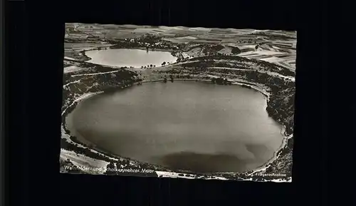 Weinfelder Maar Schalkenmehrer Maar Fliegeraufnahme  / Daun /Vulkaneifel LKR