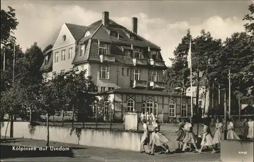 Koelpinsee Usedom Teilansicht Gruppe Kinder / Usedom /Ostvorpommern LKR