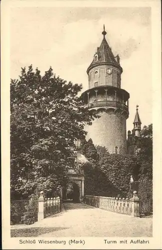 Wiesenburg Mark Schloss Turm Auffahrt / Wiesenburg Mark /Potsdam-Mittelmark LKR
