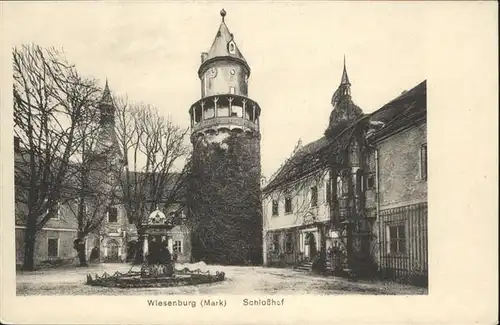 Wiesenburg Mark Schlosshof / Wiesenburg Mark /Potsdam-Mittelmark LKR