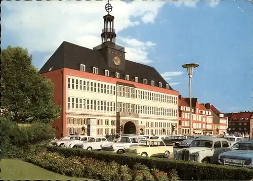 Emden Ostfriesland Rathaus Autos / Emden /Emden Stadtkreis