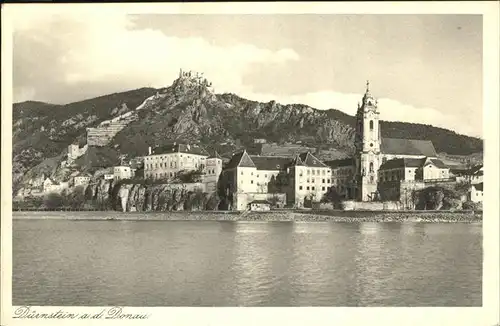 Duernstein Wachau Donau Stiftskirche Koenig Loewenherz / Duernstein /Waldviertel