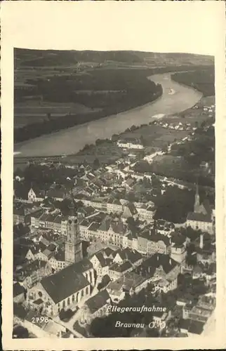 Braunau Inn Oberoesterreich Luftaufnahme Braunau Inn Stadtpfarrkirche Sankt Stephan Kat. Braunau am Inn