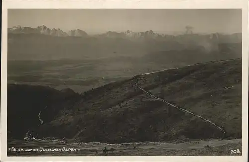 Gerlitzen Bergerhuetten auf der Gerlitzen Blick auf Julische Alpen Kat. Arriach