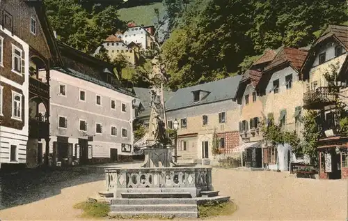 Hallstatt Salzkammergut Marktplatz Brunnen / Hallstatt /Traunviertel