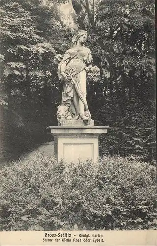 Grosssedlitz Koeniglicher Garten Statue der Goettin Rhea oder Lybele