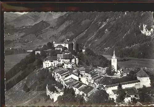 Gruyeres FR Gesamtansicht   Fliegeraufnahme Kat. Gruyeres