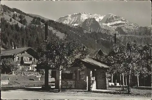 Lenk Simmental Bahnhofplatz mit Wildstrubel Berner Oberland Kat. Lenk Simmental