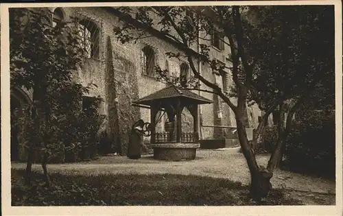 Nonnberg Salzburg Benediktinenkloster Ziehbrunnen Pensionatsgarten