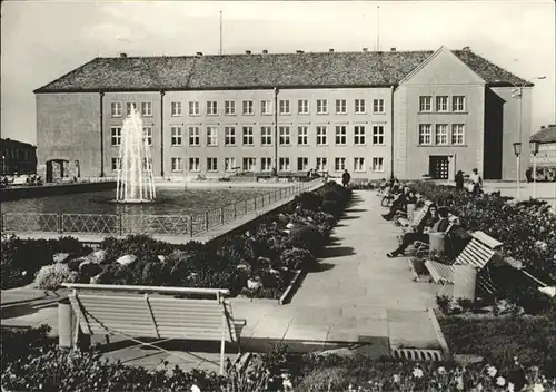 Pasewalk Mecklenburg Vorpommern Ernst Thaelmann Platz mit Rat des Kreises Springbrunnen