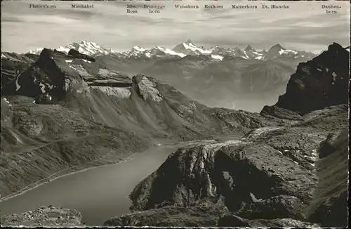 Felsenhorn und Rote Kumme Blick auf Walliser Alpen Gemmipasshoehe und Daubensee Kat. Felsenhorn