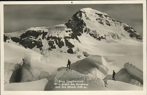 Jungfraujoch Blick gegen das Berghaus und Moench Kat. Jungfrau