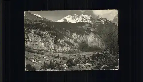 Lauterbrunnen BE mit Blick auf Moench und Jungfrau Kat. Lauterbrunnen