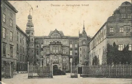 Dessau-Rosslau Herzogliches Schloss / Dessau-Rosslau /Anhalt-Bitterfeld LKR