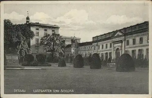 Dessau-Rosslau Lustgarten und Schloss / Dessau-Rosslau /Anhalt-Bitterfeld LKR