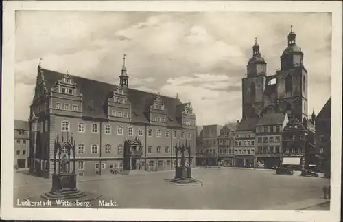 Wittenberg Lutherstadt Marktplatz mit Rathaus und Kirche / Wittenberg /Wittenberg LKR