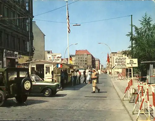 Berlin Checkpoint Charlie Autos Jeep Police Kat. Berlin