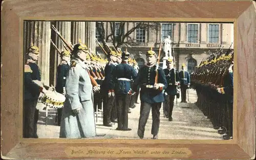 Berlin Abloesung der Neuen Wache Unter den Linden Kat. Berlin