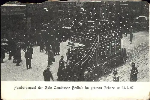 Berlin Busse mit Schnee bombardiert Kat. Berlin