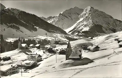 Hirschegg Kleinwalsertal Vorarlberg Ortsansicht mit Alpenpanorama Kat. Mittelberg