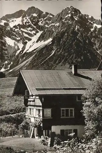 Hirschegg Kleinwalsertal Vorarlberg Haus Edelweiss mit Elferkopf Zwoelferkopf  Kat. Mittelberg