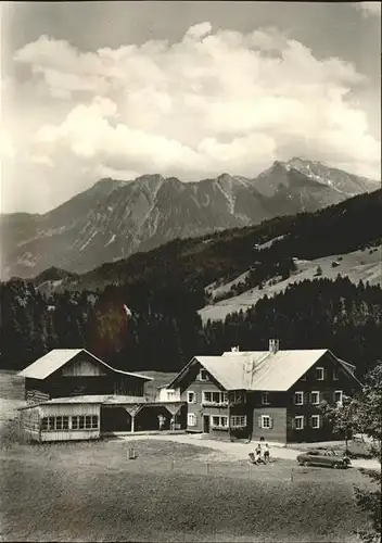 Hirschegg Kleinwalsertal Vorarlberg Jugendferienheim Haus Sonnblick mit Alpenpanorama Kat. Mittelberg
