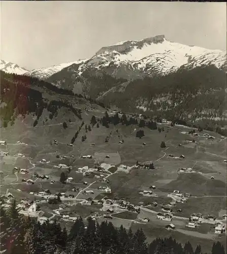 Hirschegg Kleinwalsertal Vorarlberg Ortsansicht mit Hoch Ifen  Kat. Mittelberg